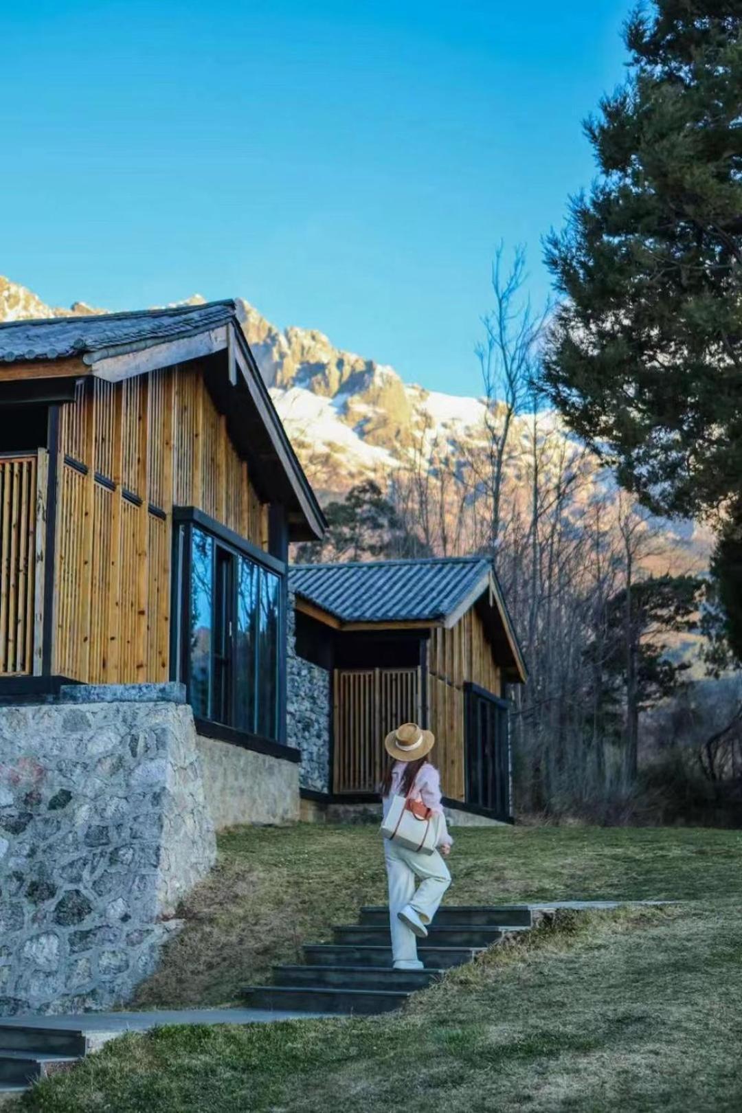 The Rock Hotel Лиджанг Екстериор снимка