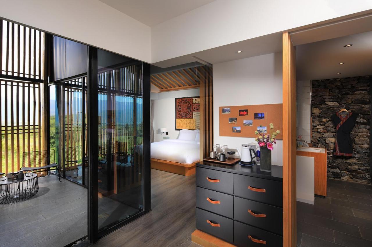 The Rock Hotel Лиджанг Екстериор снимка