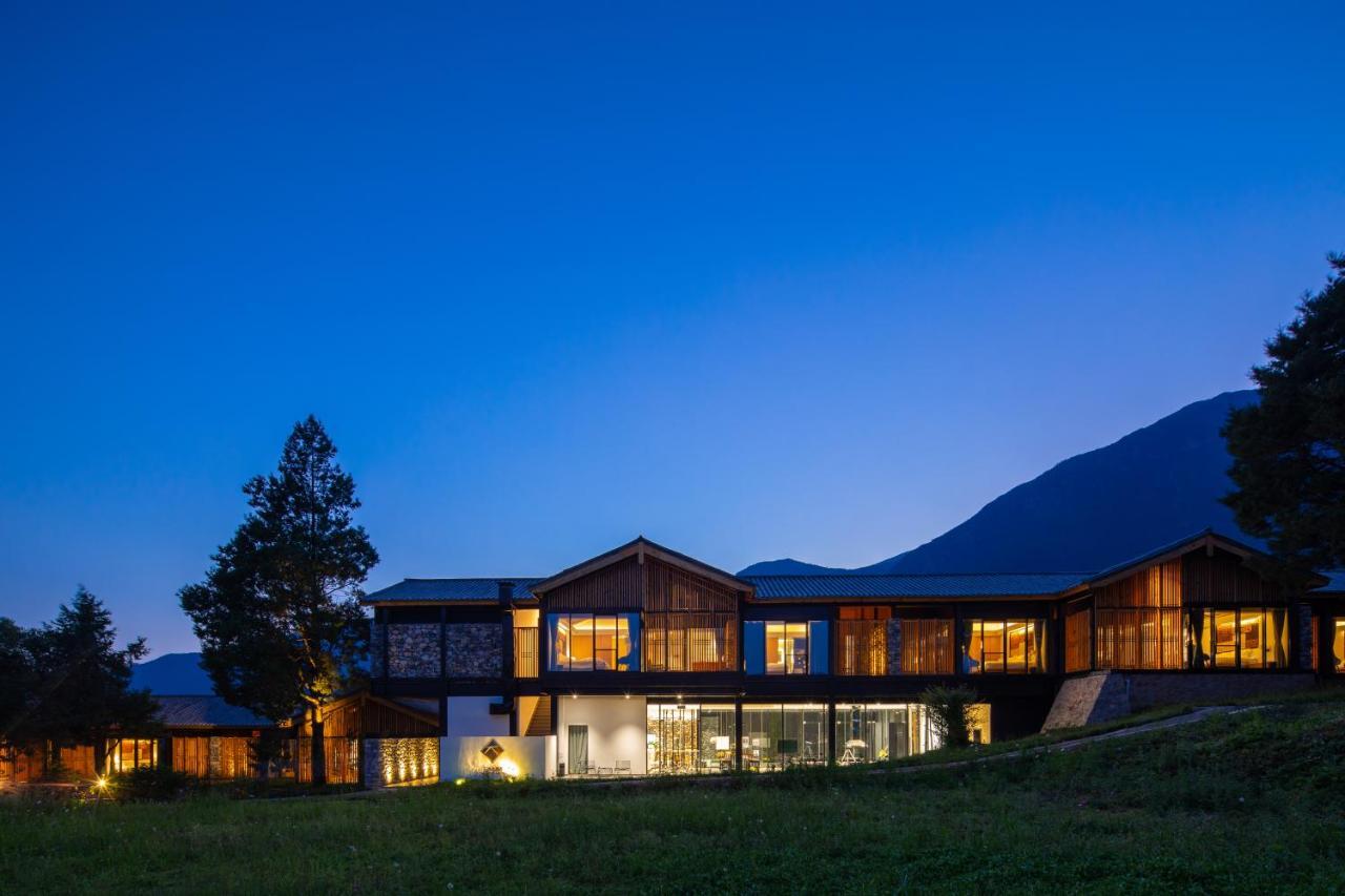 The Rock Hotel Лиджанг Екстериор снимка